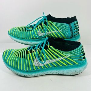 Nike Free & Flexible Women’s Running Socks Shoes Clear Jade Sz8